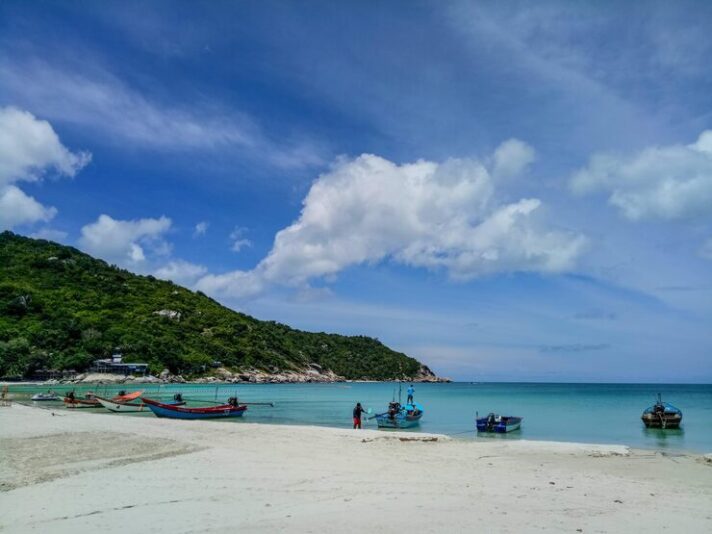 scenic-view-beach-against-blue-sky_1048944-18124581